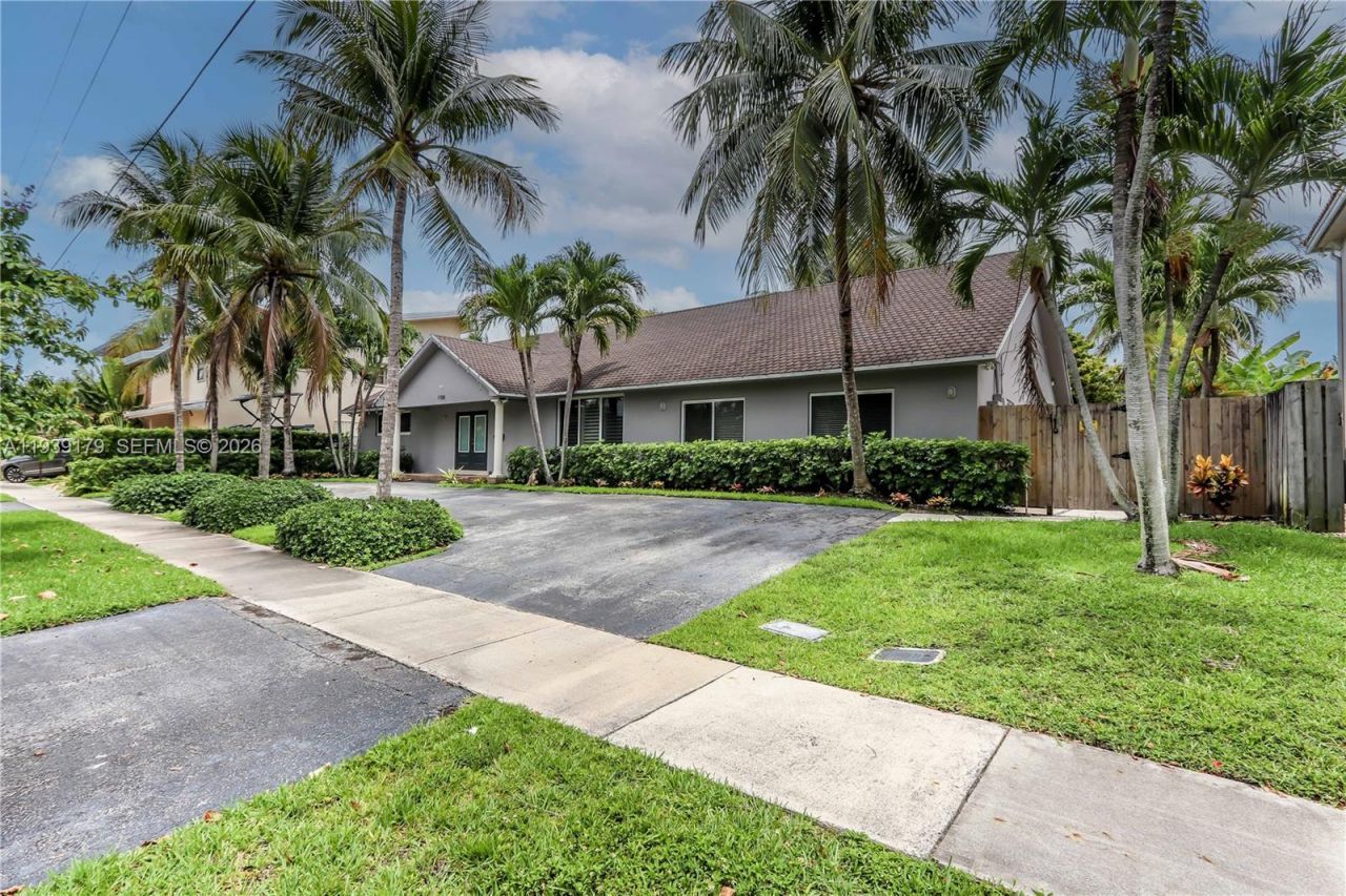 1108 Washington St, Hollywood, FL 33019 Photo