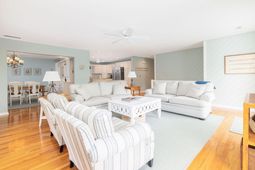 6 4th Avenue photo 4