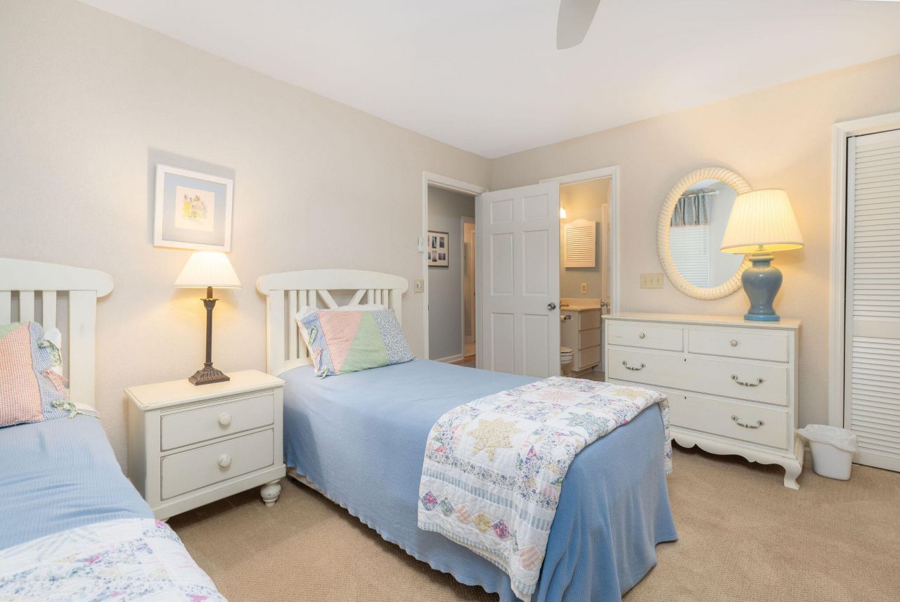 6 4th Avenue Photo 23