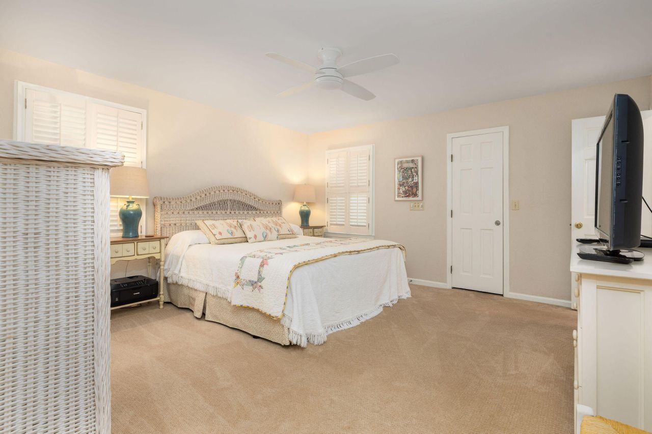 6 4th Avenue Photo 24