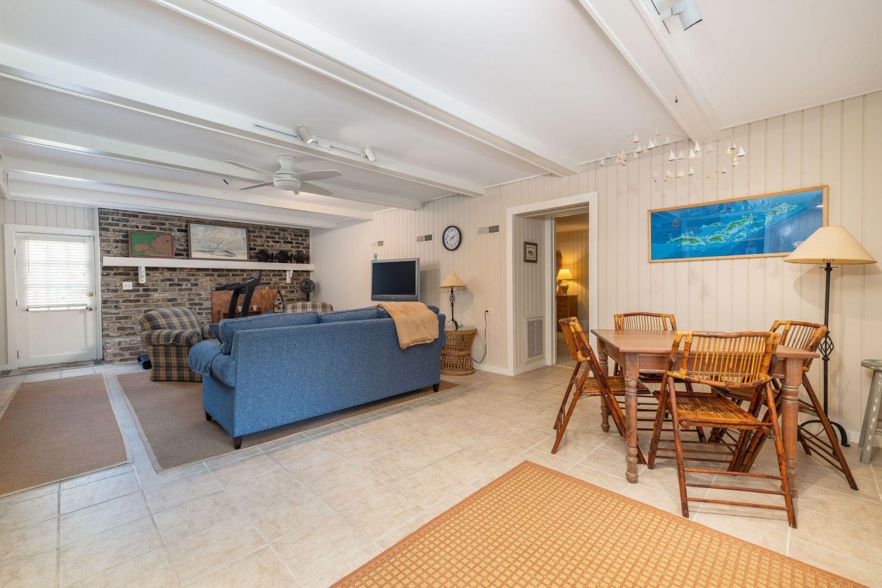 6 4th Avenue Photo 28