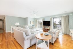 6 4th Avenue photo 4