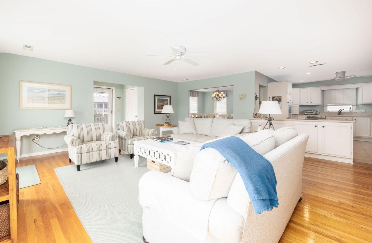 6 4th Avenue Photo 4