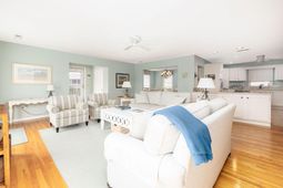 6 4th Avenue photo 4