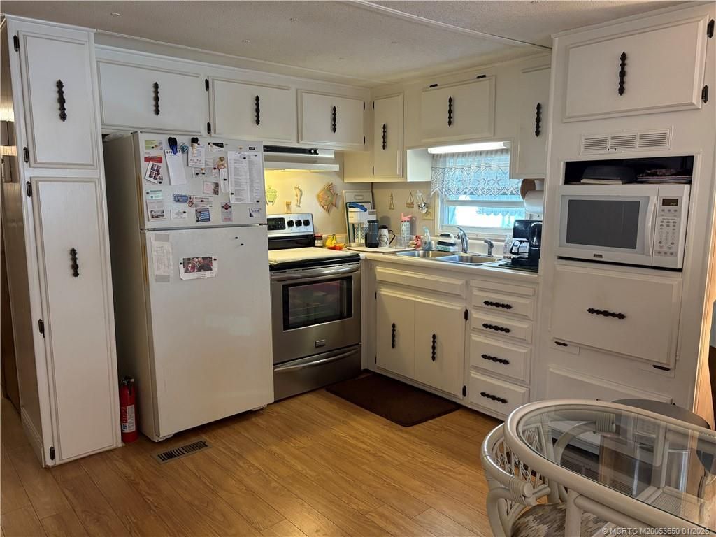 13827 S Indian River Drive, Unit 60, Jensen Beach, FL 34957 Photo