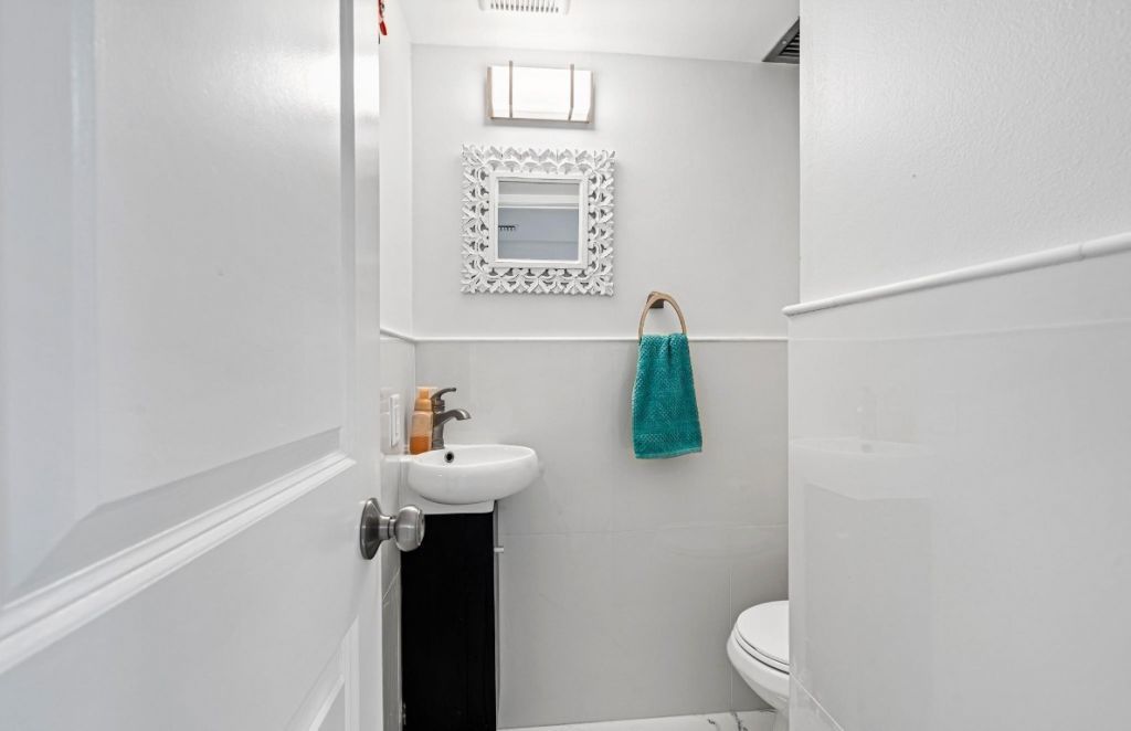 3909 N Ocean Boulevard, Unit 102, Fort Lauderdale, FL 33308 Photo