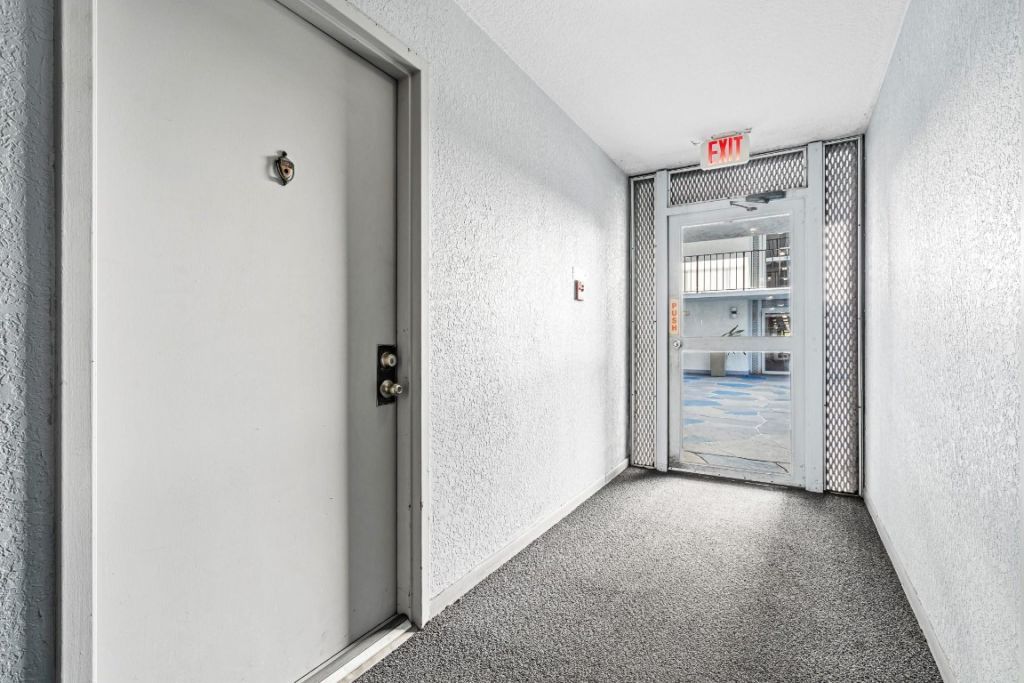 3909 N Ocean Boulevard, Unit 102, Fort Lauderdale, FL 33308 Photo