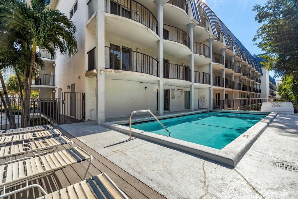 3909 N Ocean Boulevard, Unit 102, Fort Lauderdale, FL 33308 Photo