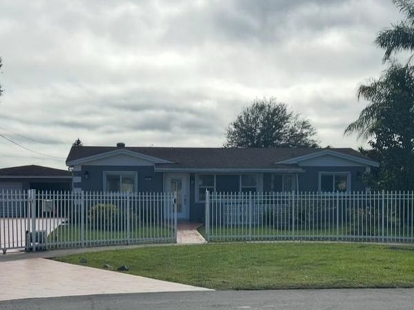 20501 NW 30th Ave, Miami Gardens, FL 33056