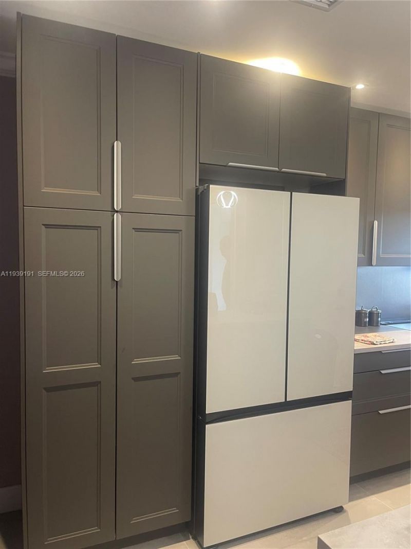 581 Blue Heron Dr, Unit 318-B, Hallandale Beach, FL 33009 Photo