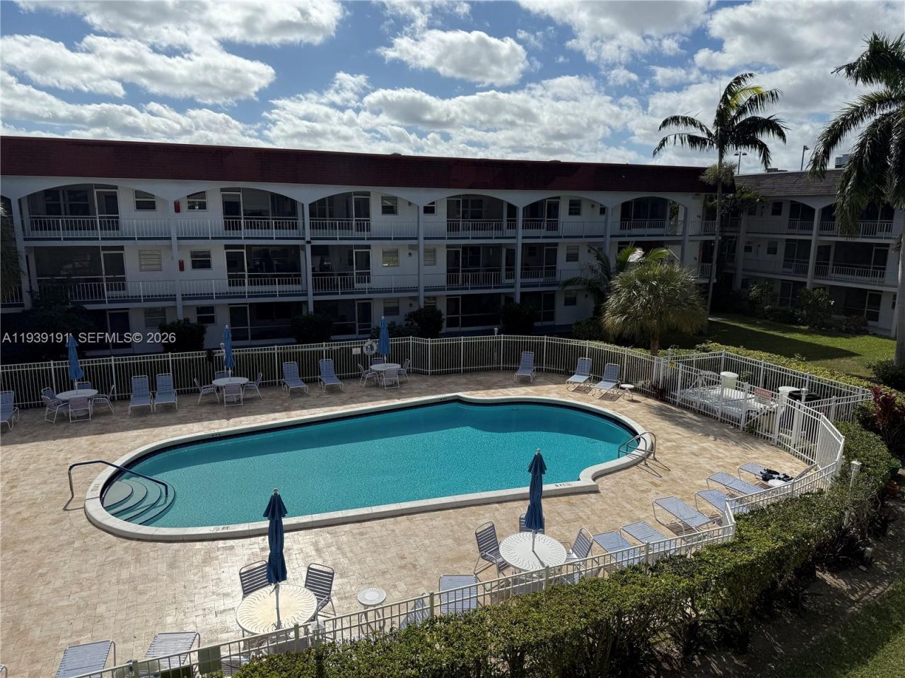 581 Blue Heron Dr, Unit 318-B, Hallandale Beach, FL 33009 Photo