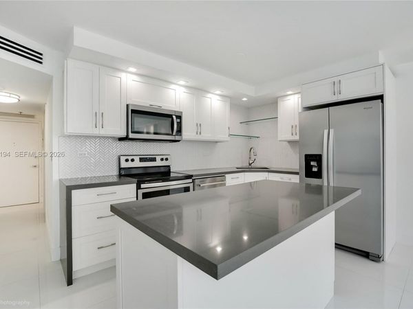 6039 Collins Ave , Unit 1222, Miami Beach, FL 33140