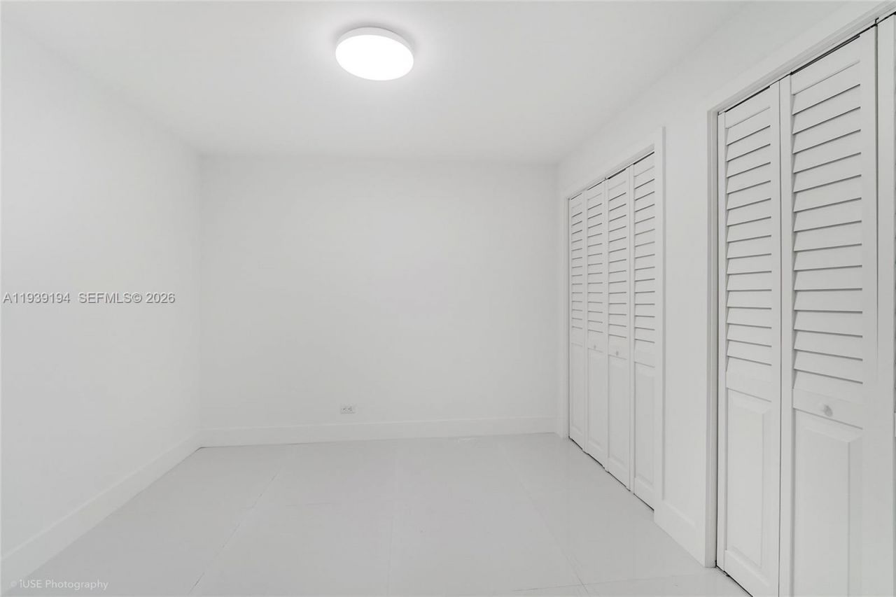6039 Collins Ave , Unit 1222, Miami Beach, FL 33140 Photo