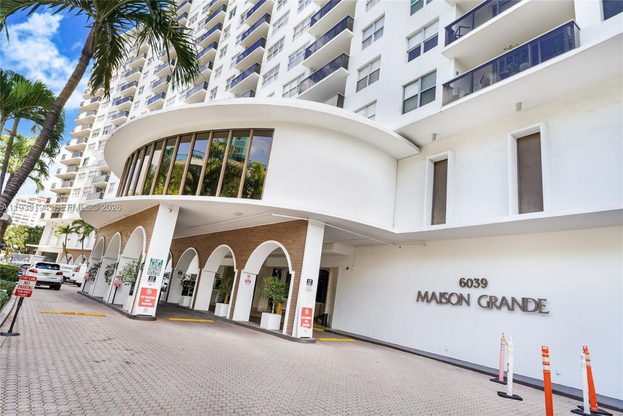 6039 Collins Ave , Unit 1222, Miami Beach, FL 33140 Photo