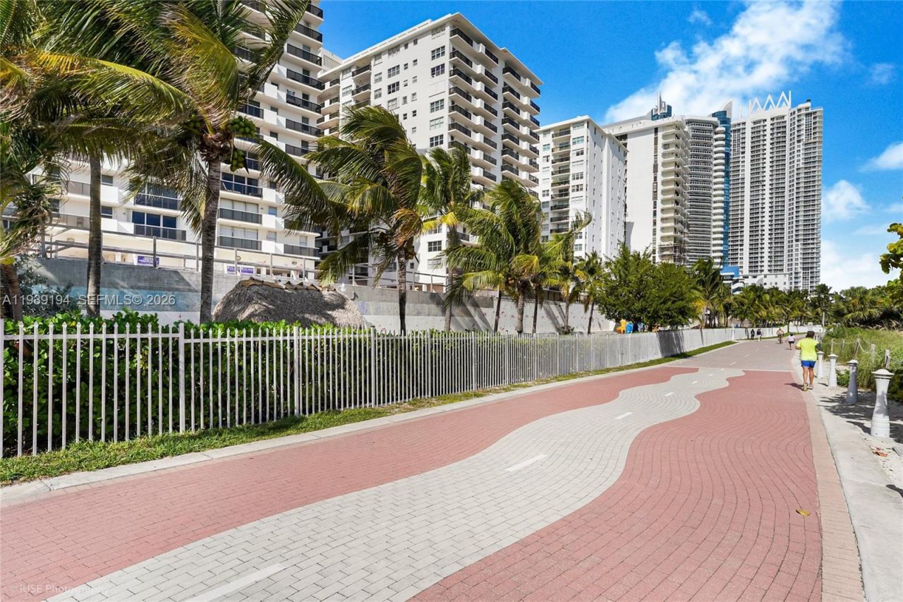 6039 Collins Ave , Unit 1222, Miami Beach, FL 33140 Photo