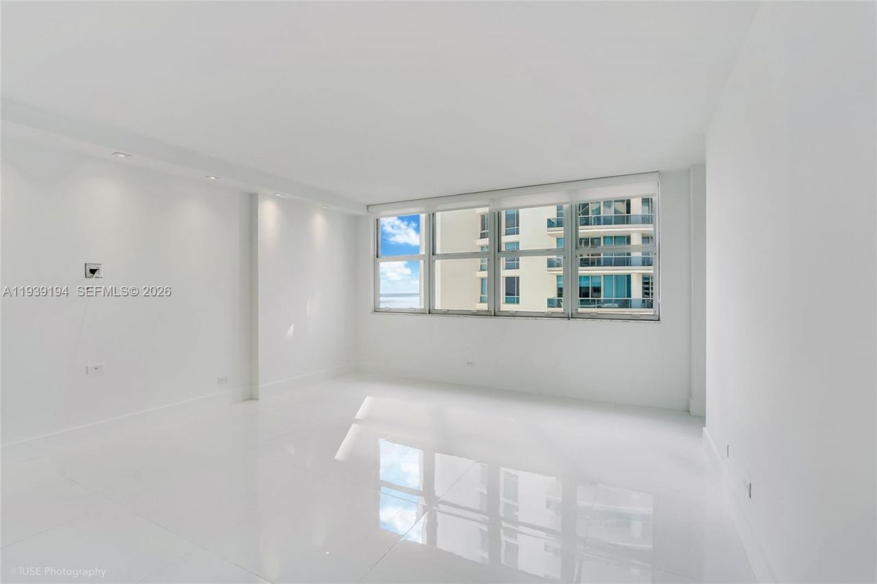6039 Collins Ave , Unit 1222, Miami Beach, FL 33140 Photo