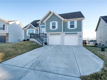 715 Shane Lane, Belton, MO 64012