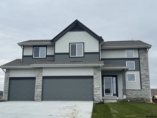 12607 Schirra Street, Papillion, NE 68138