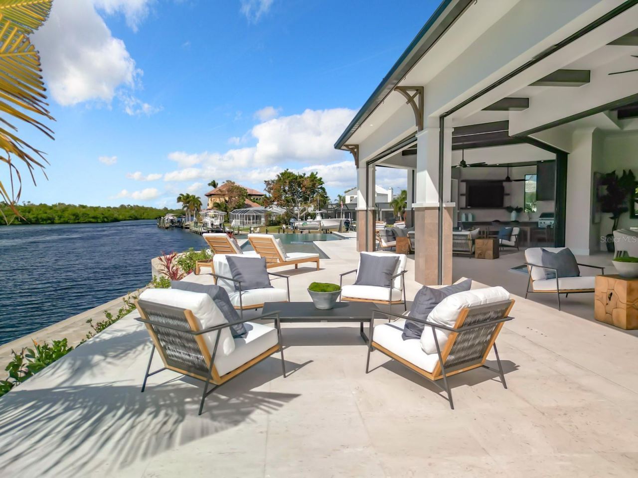 14201 Bay Drive, Fort Myers, FL 33919 Photo