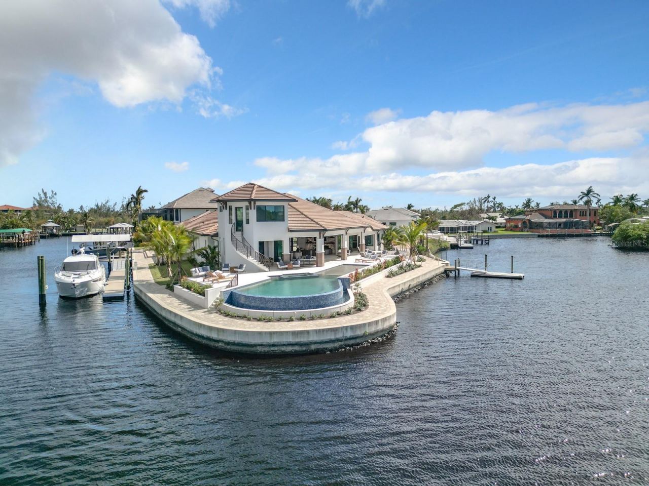 14201 Bay Drive, Fort Myers, FL 33919 Photo