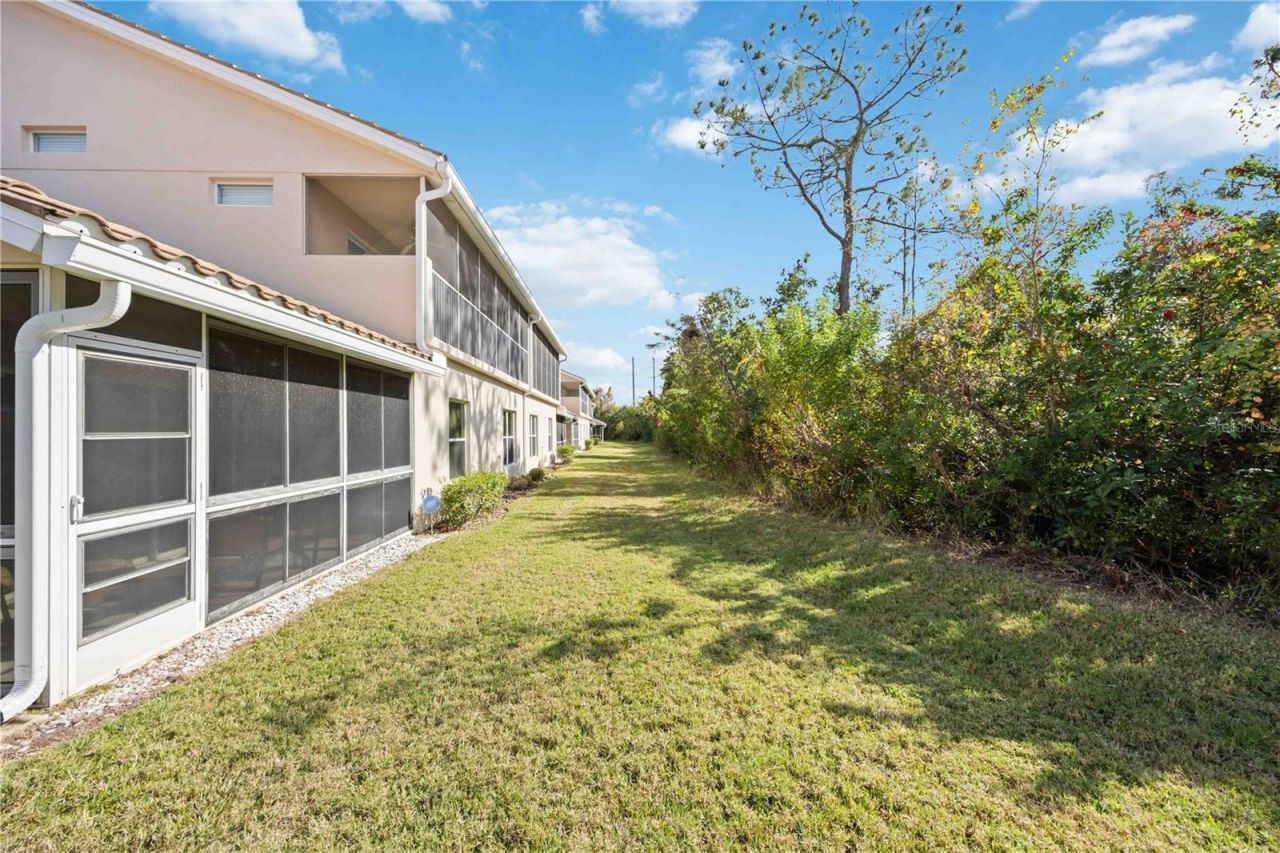 7033 Strand Circle, Unit 102, Bradenton, FL 34203 Photo