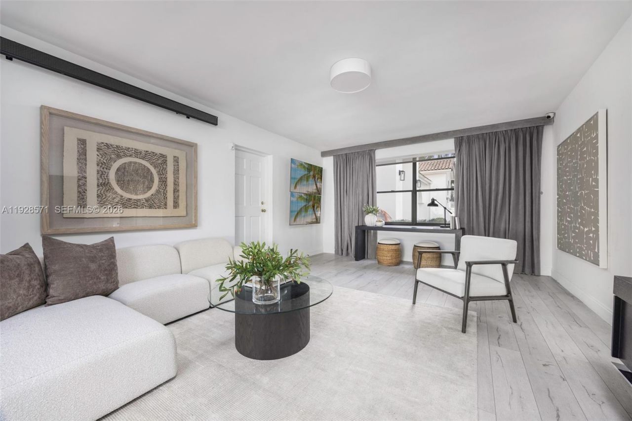 7430 SW 66th St , Miami, FL 33143 Photo