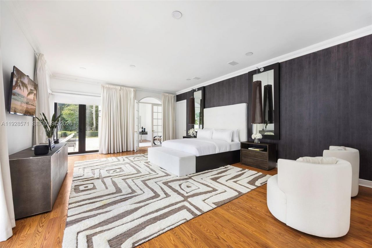 7430 SW 66th St , Miami, FL 33143 Photo