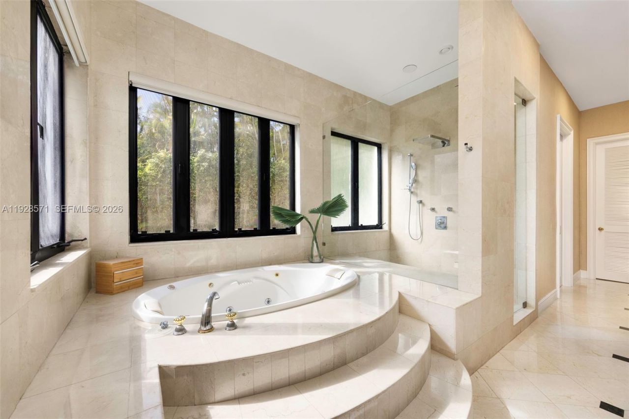 7430 SW 66th St , Miami, FL 33143 Photo