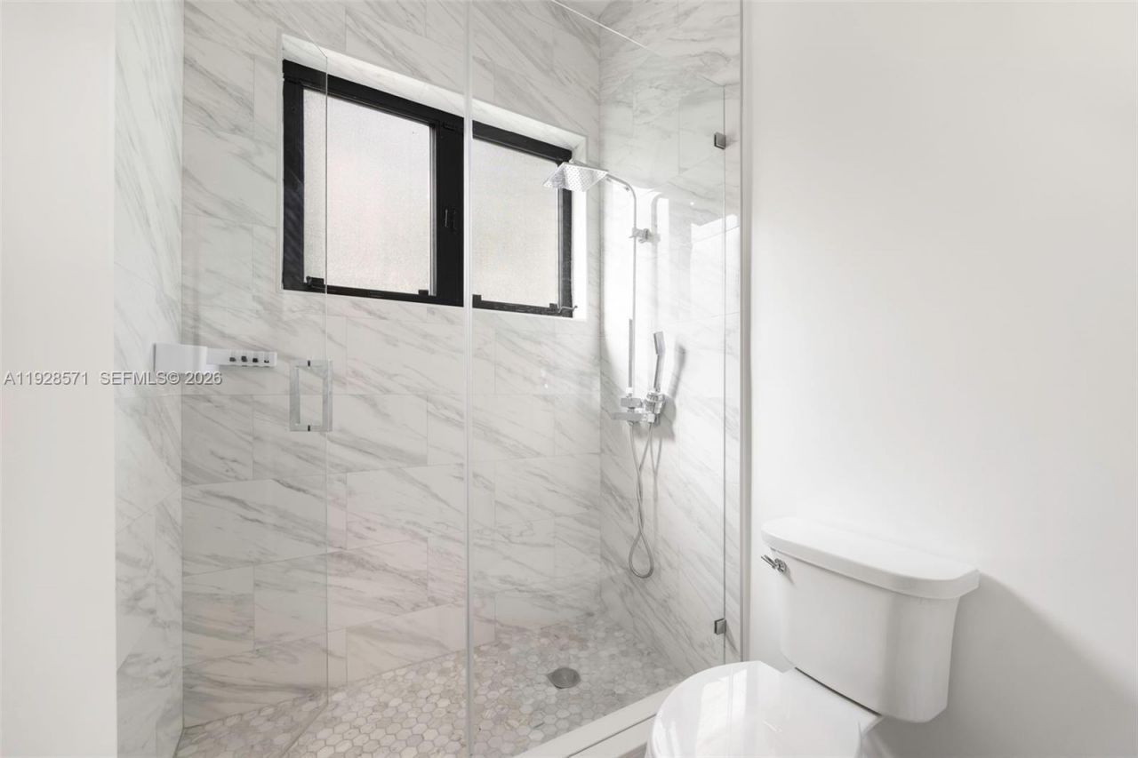 7430 SW 66th St , Miami, FL 33143 Photo