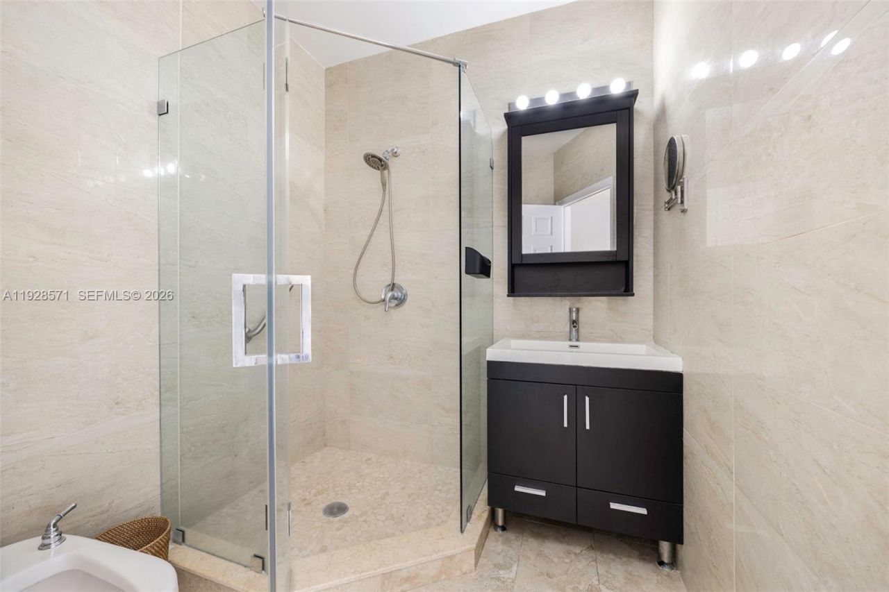 7430 SW 66th St , Miami, FL 33143 Photo