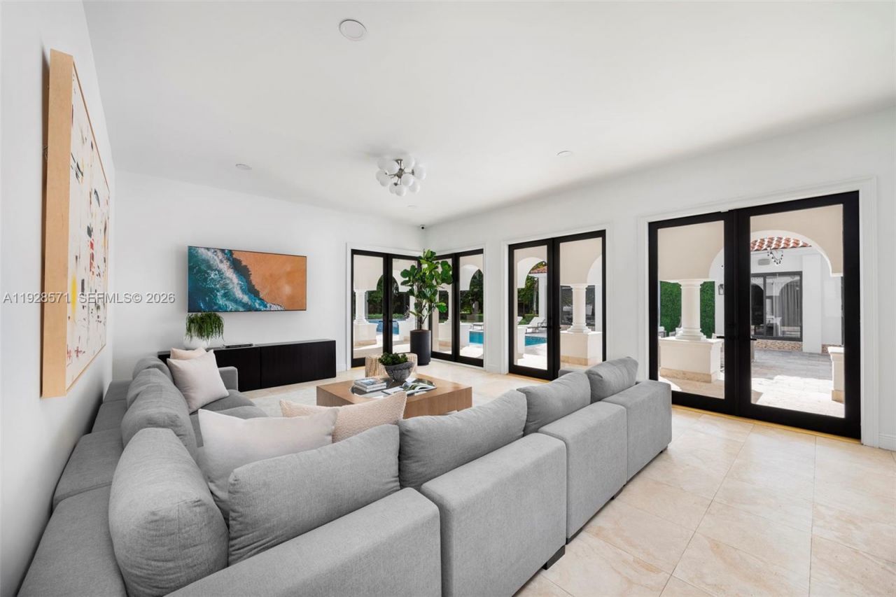 7430 SW 66th St , Miami, FL 33143 Photo