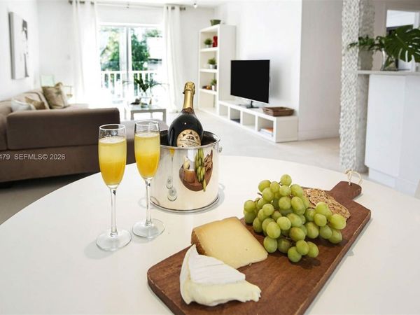 201 Jefferson Ave, Unit 2E, Miami Beach, FL 33139