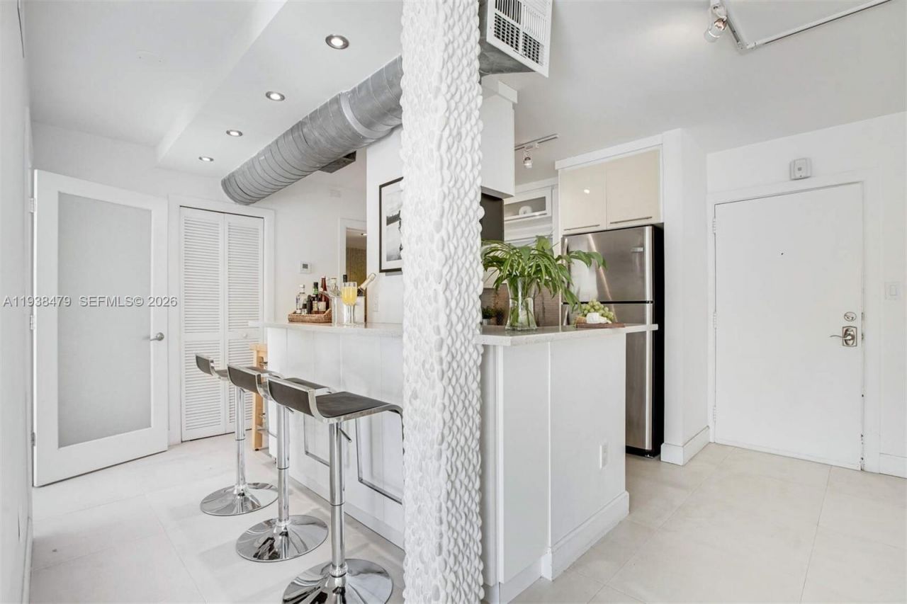 201 Jefferson Ave, Unit 2E, Miami Beach, FL 33139 Photo