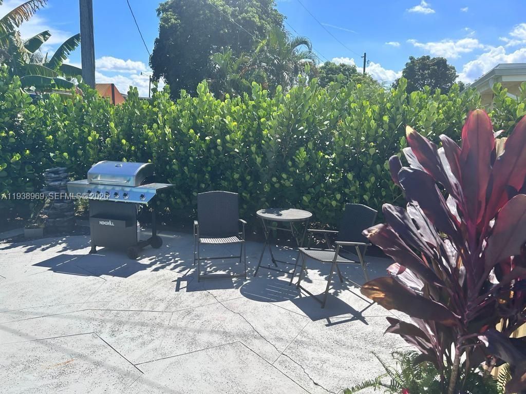 6900 SW 3rd St, Pembroke Pines, FL 33023 Photo