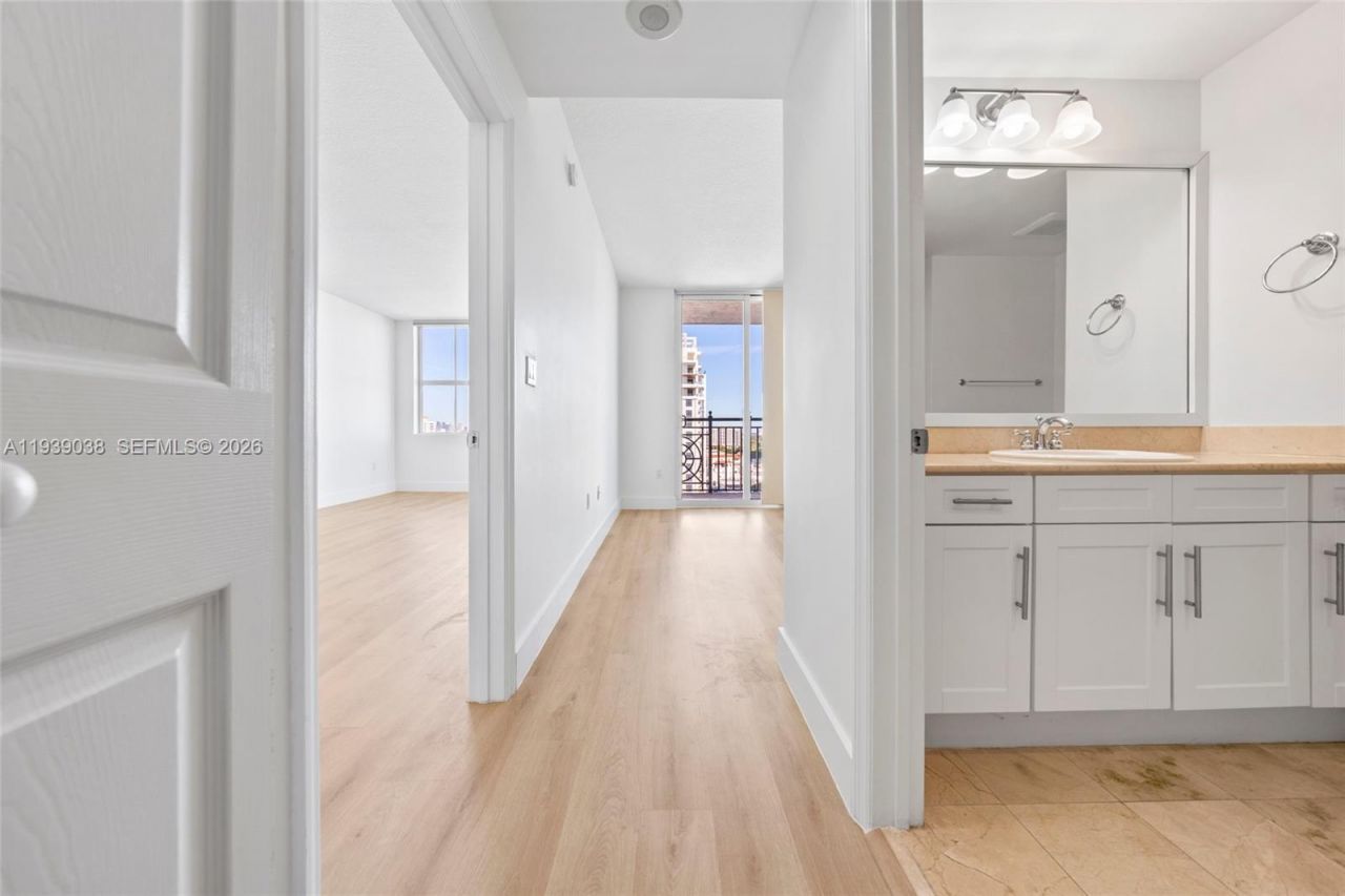 357 Almeria Ave, Unit 1406, Coral Gables, FL 33134 Photo