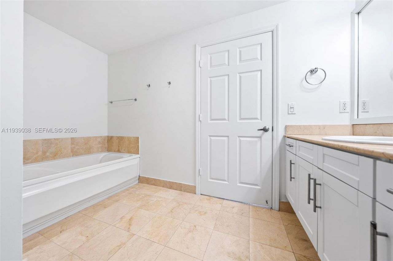 357 Almeria Ave, Unit 1406, Coral Gables, FL 33134 Photo