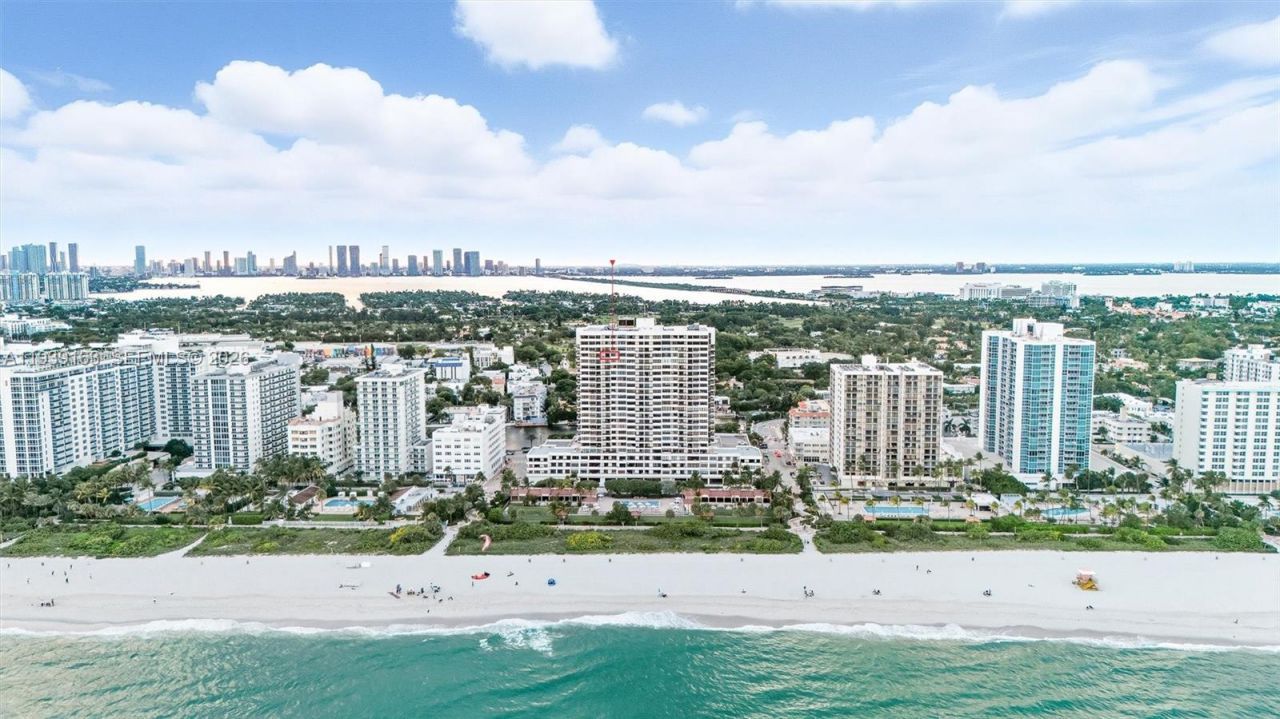 2555 Collins Ave, Unit 2105, Miami Beach, FL 33140 Photo