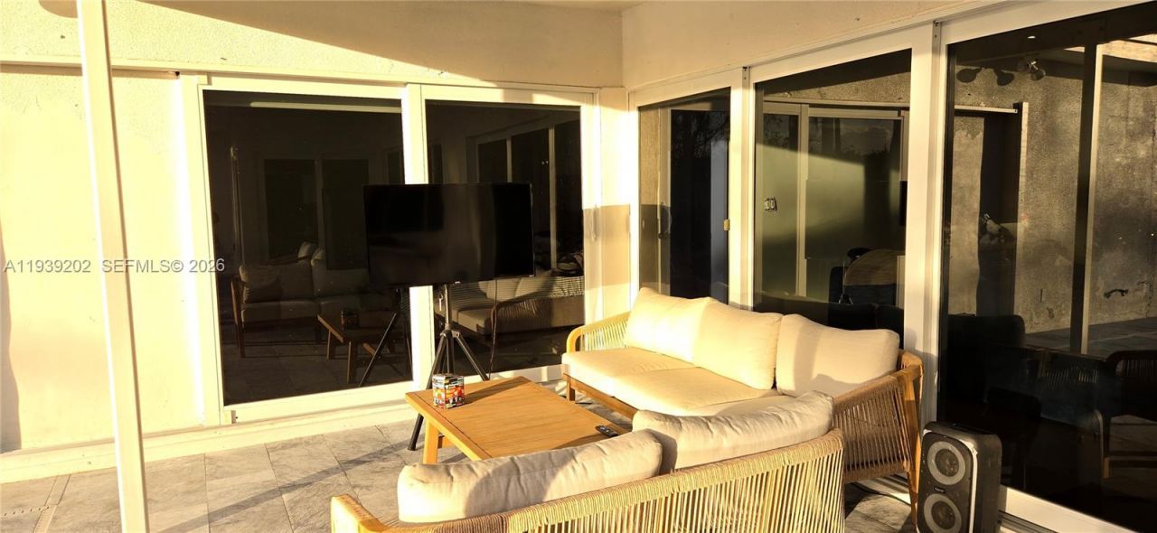 4012 E Shore Rd, Miramar, FL 33023 Photo