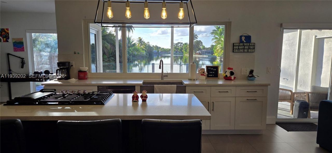 4012 E Shore Rd, Miramar, FL 33023 Photo