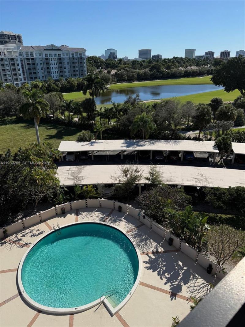 2425 Presidential Way, Unit 703, West Palm Beach, FL 33401 Photo