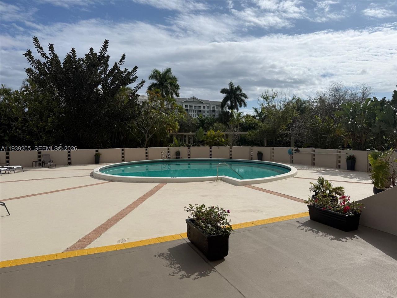 2425 Presidential Way, Unit 703, West Palm Beach, FL 33401 Photo