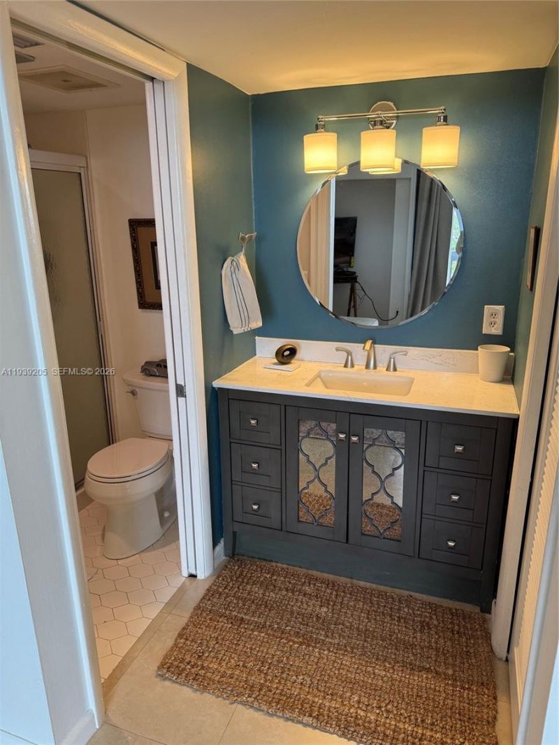 2425 Presidential Way, Unit 703, West Palm Beach, FL 33401 Photo