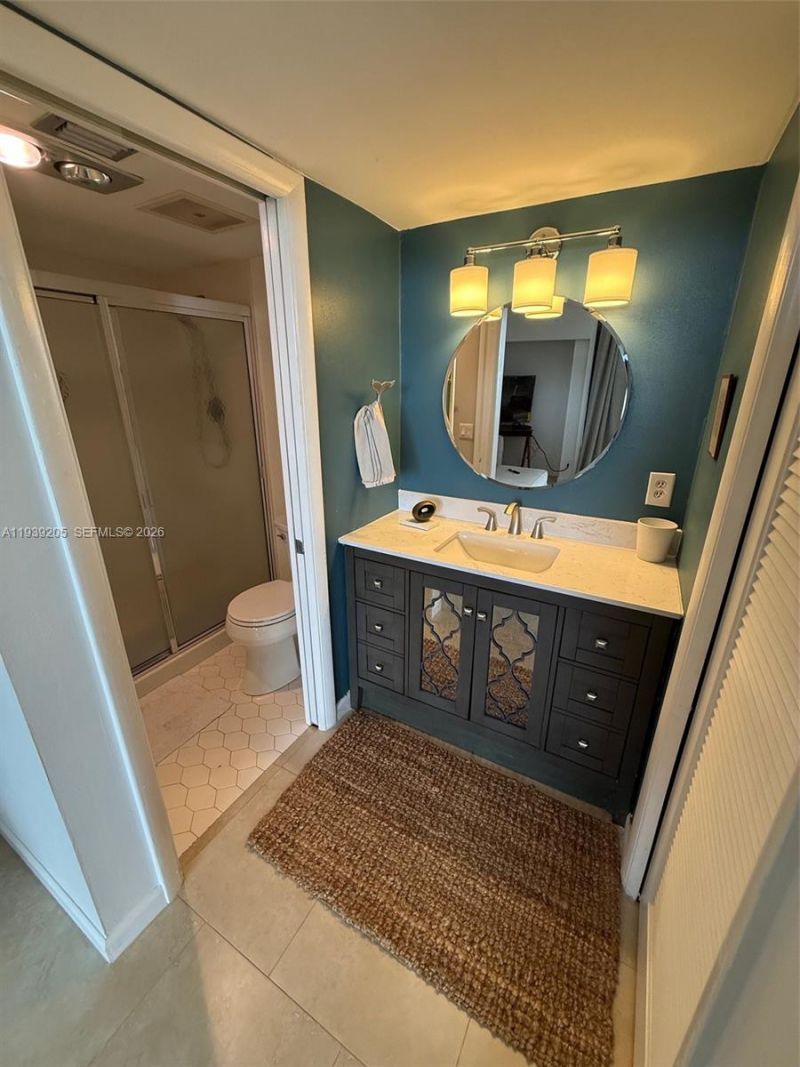 2425 Presidential Way, Unit 703, West Palm Beach, FL 33401 Photo