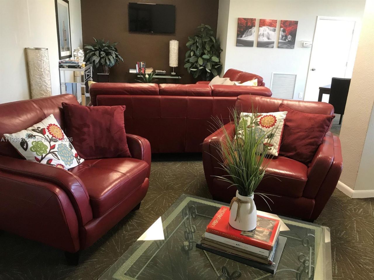 2425 Presidential Way, Unit 703, West Palm Beach, FL 33401 Photo