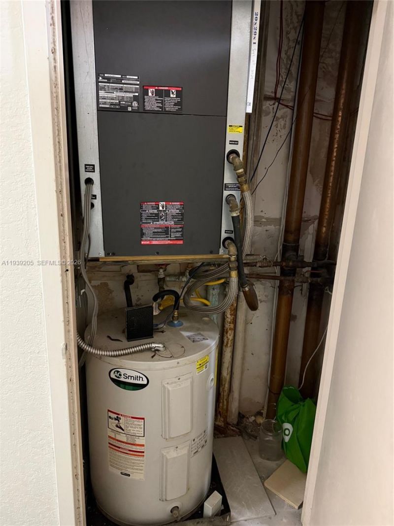 2425 Presidential Way, Unit 703, West Palm Beach, FL 33401 Photo