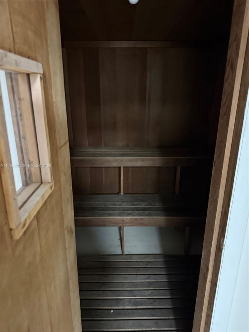 2425 Presidential Way, Unit 703, West Palm Beach, FL 33401 Photo