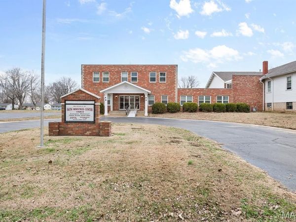 8861 Botanical Avenue, Caseyville, IL 62232