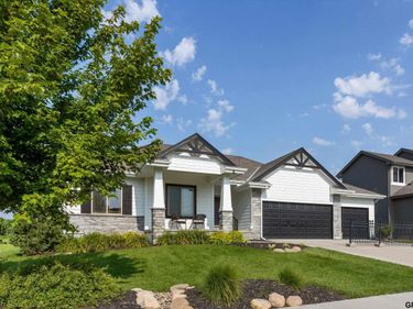 6702 S 200 Avenue, Gretna, NE 68135