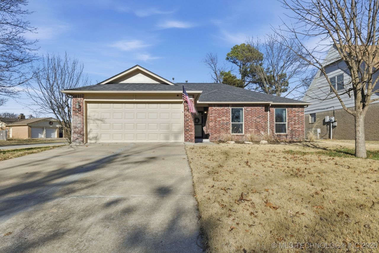 916 W Atlanta Court, Broken Arrow, OK 74012 Main Photo