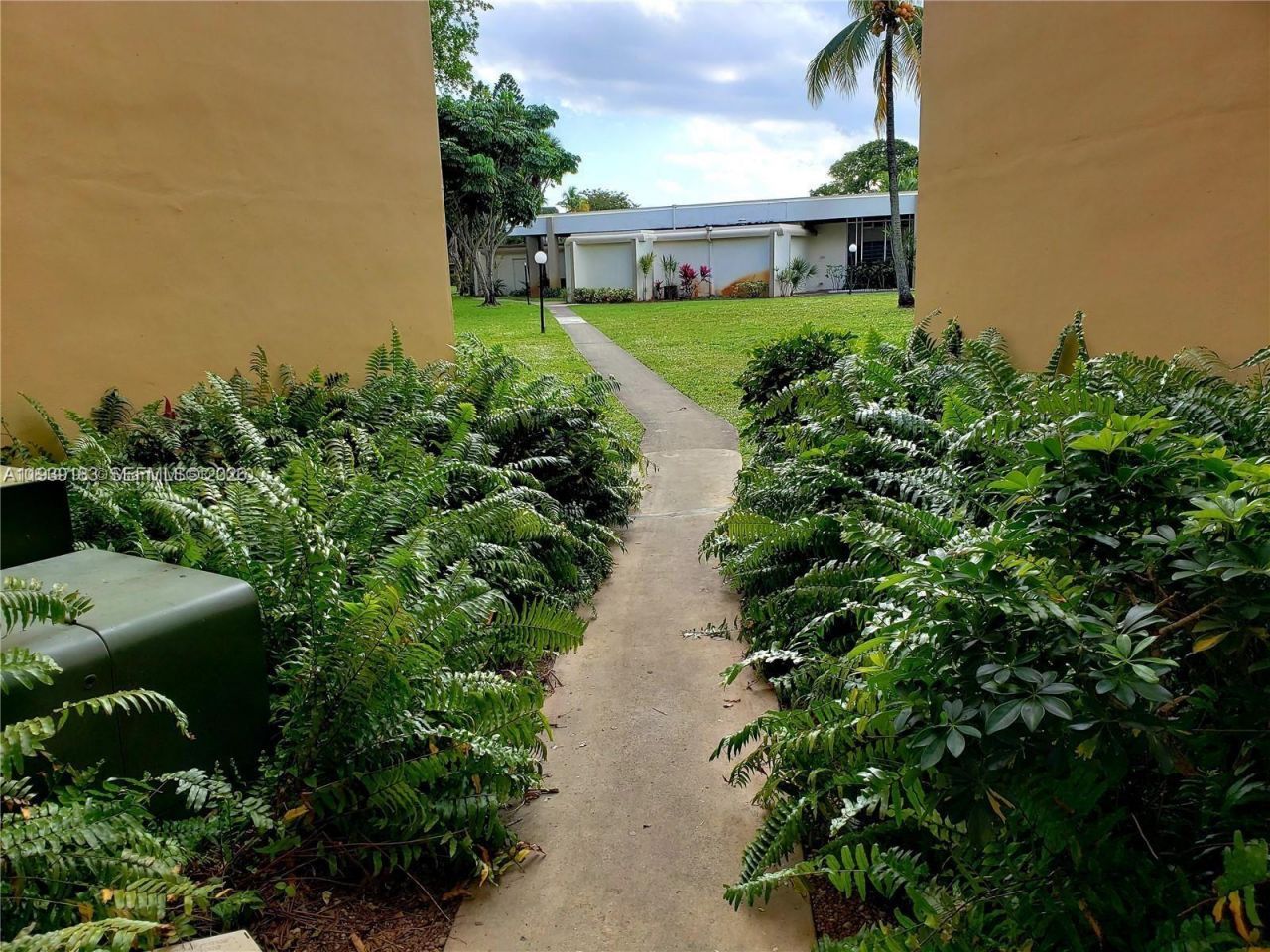 1450 NE 191st St, Unit 201, Miami, FL 33179 Photo